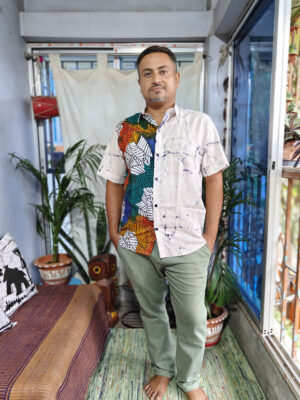 Men’s Hand Batik Pure Cotton Shirt – Ojosryo Pata~Innumerable Leaves (White)