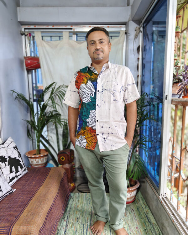 Men’s Hand Batik Pure Cotton Shirt – Ojosryo Pata~Innumerable Leaves (White)