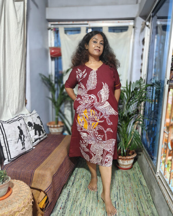 Hand Batik Pure Cotton One-Piece Dress – Linescape (Maroon, With Sleeves)