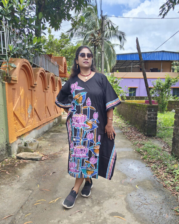 Hand Batik Pure Cotton Kaftan – Lotus (Black)