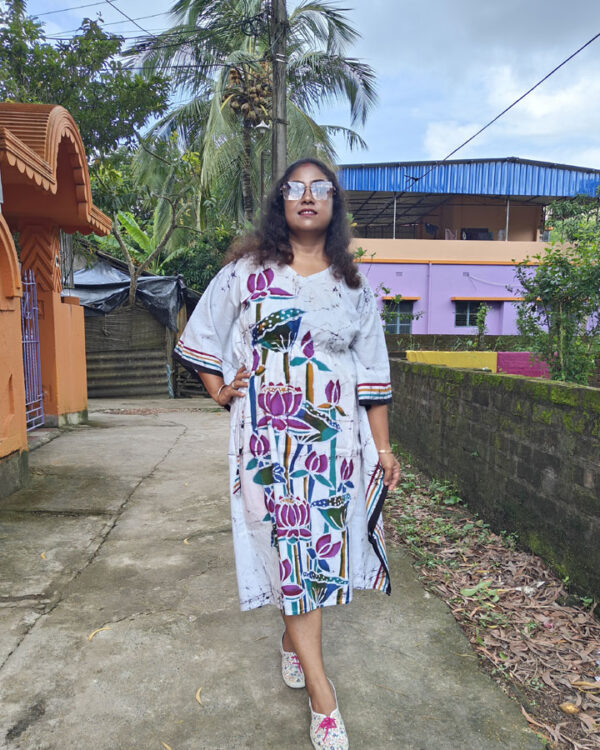 Hand Batik Pure Cotton Kaftan – Lotus (White)